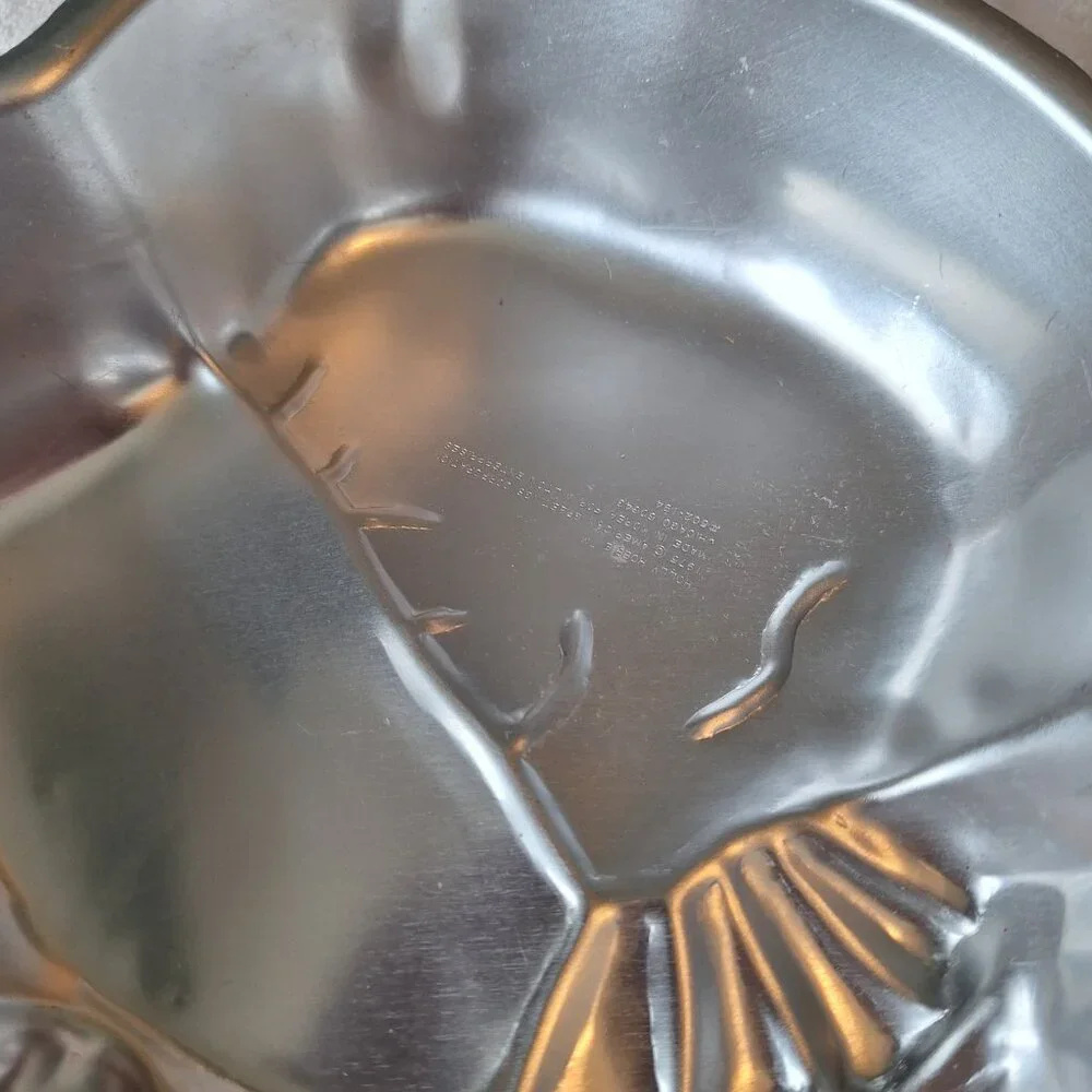 1975 Wilton Aluminum Cake‎ Pan Mold Holly Hobbie American Greetings Corp 502-194